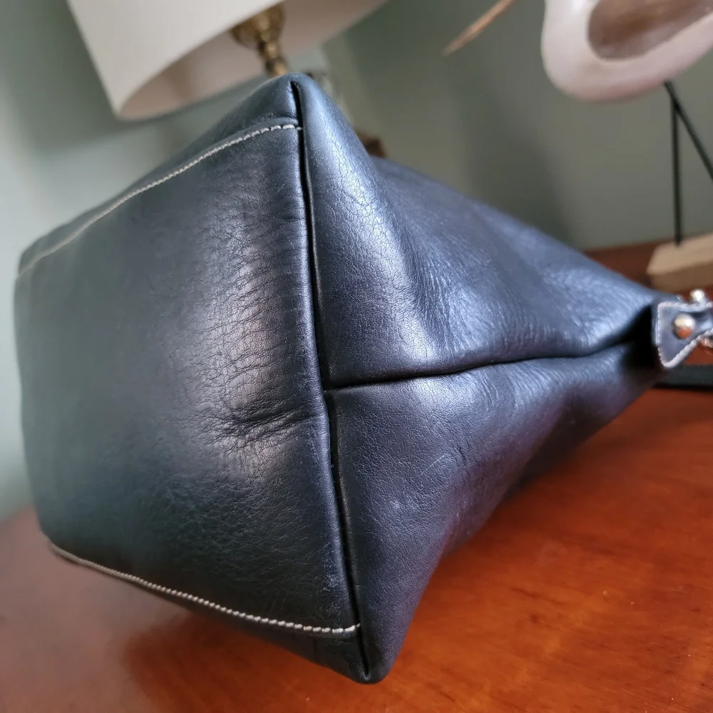 Dooney & Bourke Dillen Domed Satchel Black Pebbled Leather Crossbody Y2K